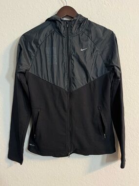 Nike Dri Fit Lightweight Black Hooded Full-Zip Windbreaker Jacket